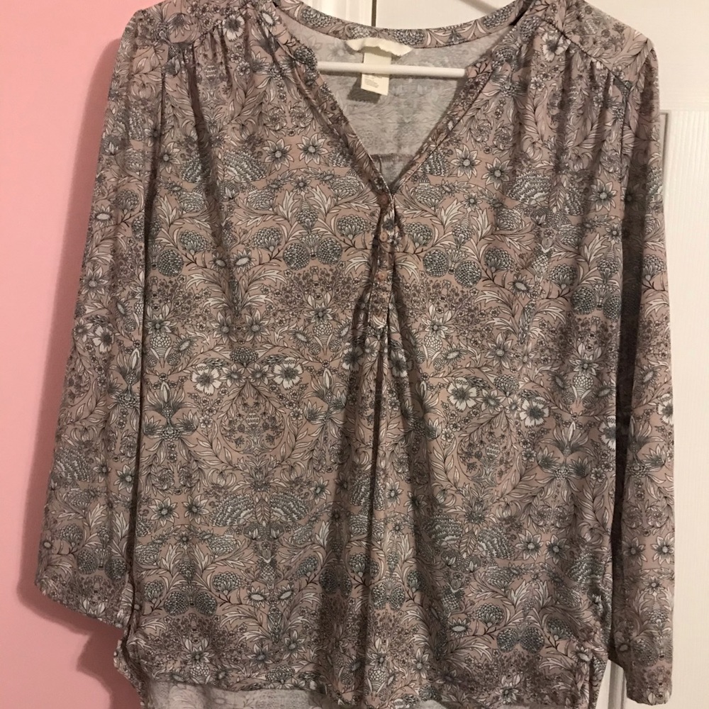 🟣3/$30 H&M floral detail long sleeve blouse